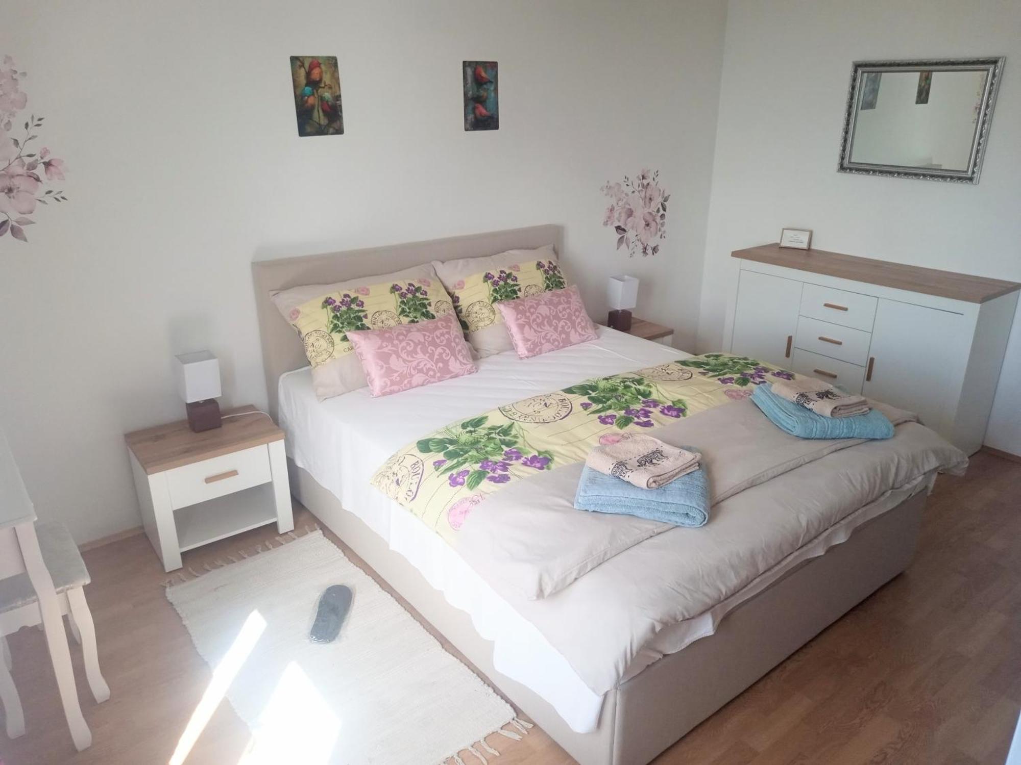 Apartman Petra Сень Екстер'єр фото